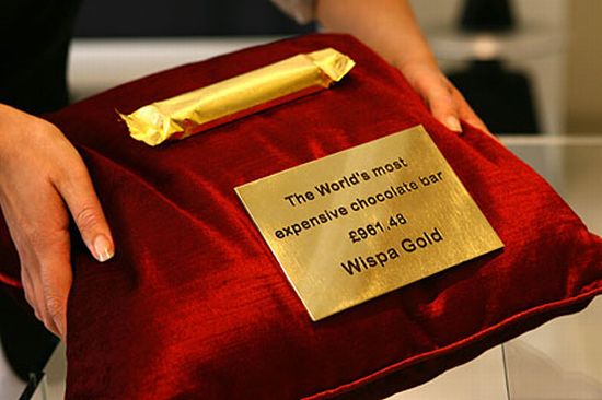The world's most expensive chocolate bar - Cadbury Wispa Gold Chocolate Bar